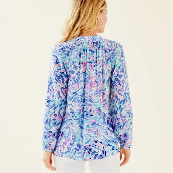 Lilly Pulitzer Elsa Blouse in Breakwater Tint Party Wave Print Size Small - Picture 2 of 9